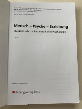 Mensch Psyche Erziehung- Studienbuch zur Pädagogik und Psychologie